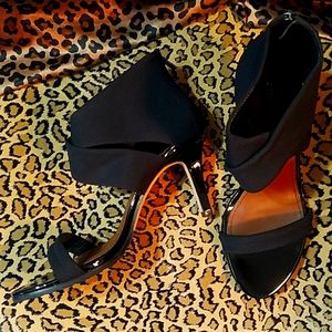 Donald J Pliner Tilly Heels-EUC!